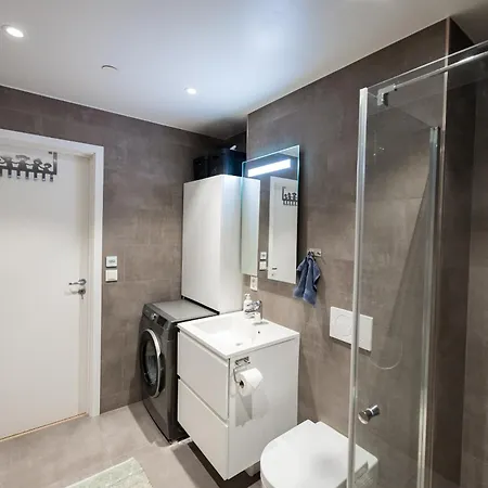 Modern In Center Apartament *